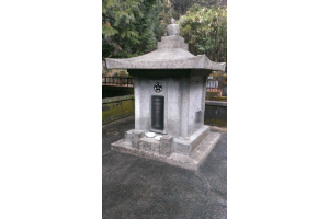 墓掃除施行画像